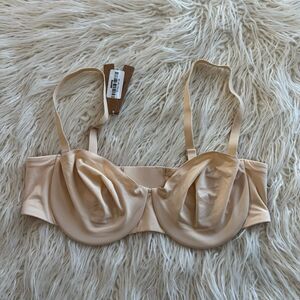 Skims Smoothing Intimates Unlined Strapless Bra Sand Size 40C